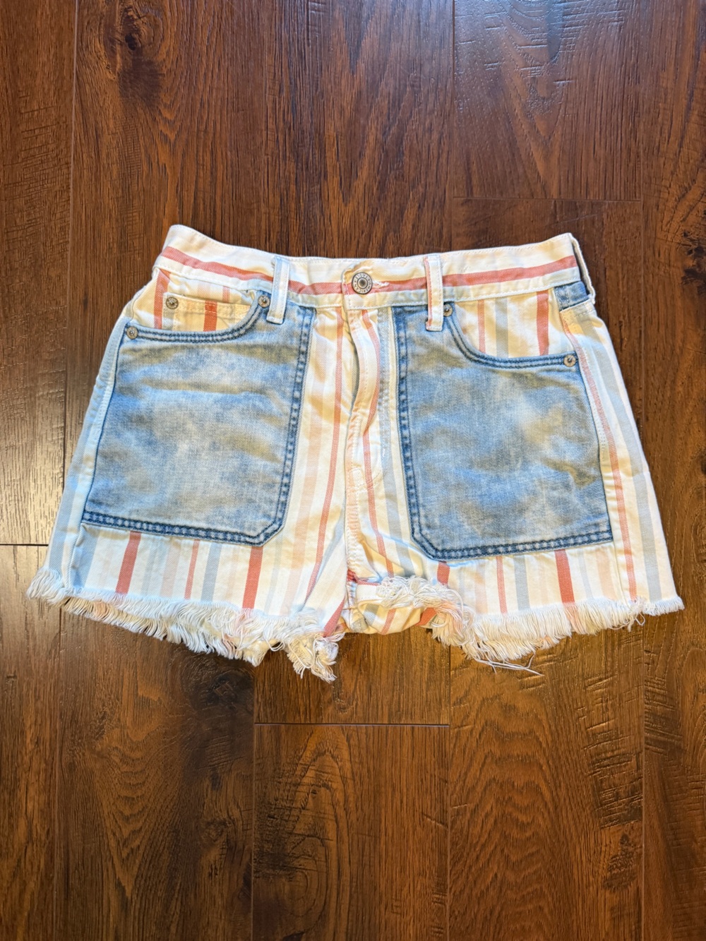 American Eagle Striped Fringe Hem Women's Shorts with Denim Pockets - Picture 3 of 5